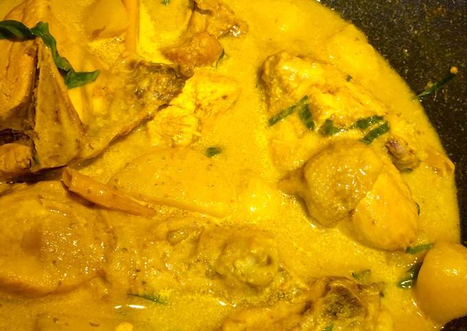 Resipi Ayam Masak Lemak Cili Api Oleh Wiwi Wahidah Cookpad