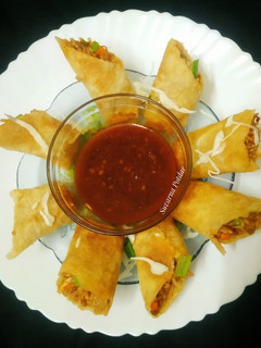 स्प्रिंग रोल (spring roll recipe in marathi) रेसिपी चे मुख्य फोटो