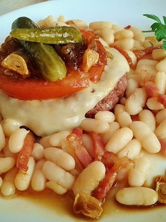 Una foto de Hamburguesa de angus con queso