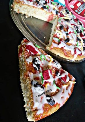 A picture of Cake pizza.
