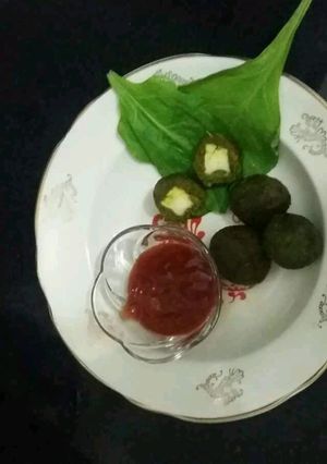 A picture of Cheesy spinach bombs.