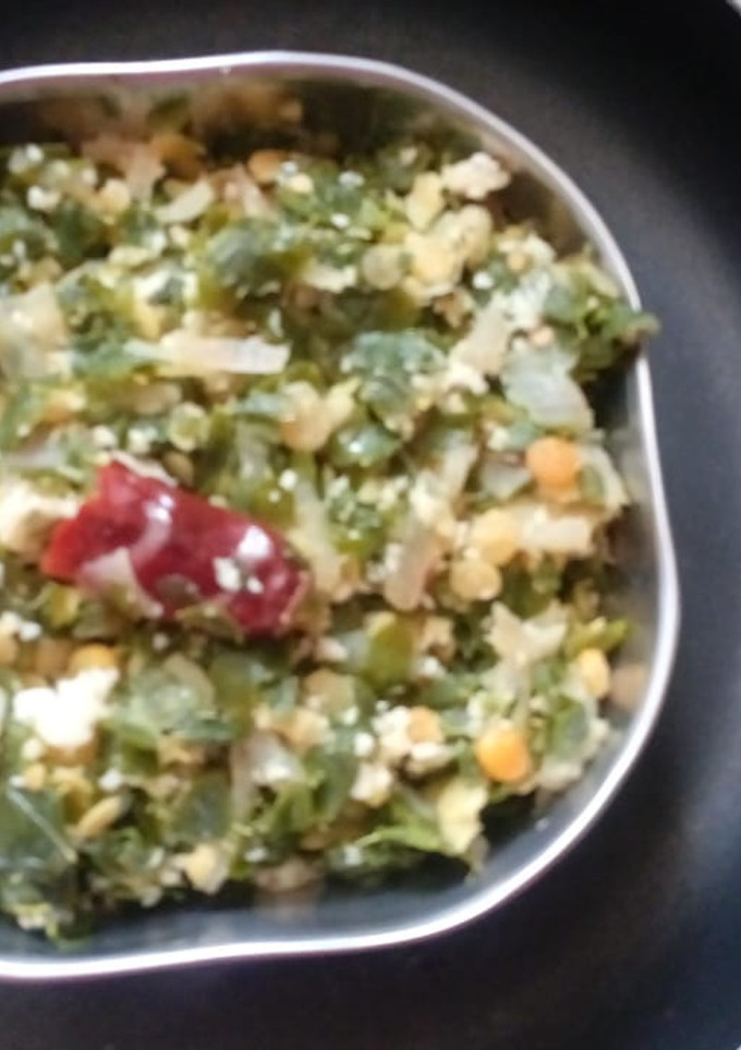 பருப்பு முருங்கைக் கீரை பொரியல் செய்முறை முக்கிய புகைப்படம்