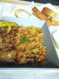 Guiso griego de col blanco y costillas de cerdo