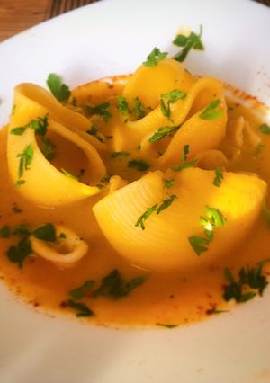 Una foto de Lumaconi en salsa de mejillón y calamar