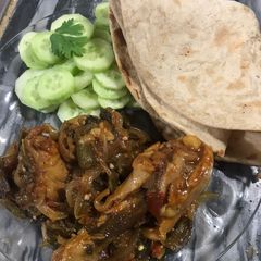 A picture of Bhindi chicken.
