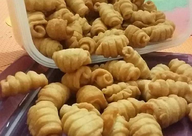 Kue garpu renyah dan empuk di dalam