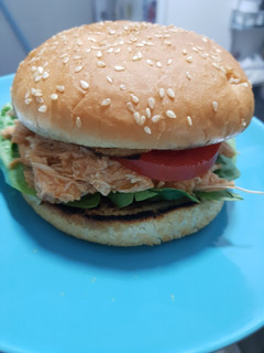 Una foto de Hamburguesa de pollo mechado