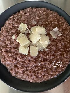Una foto de Arroz al vino tinto con especias en Thermomix