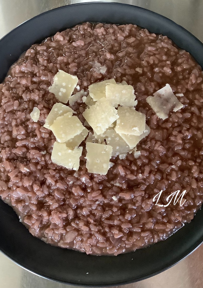 Una foto de Arroz al vino tinto con especias en Thermomix