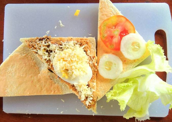 Sandwich Kepiting Mayo Lada Hitam