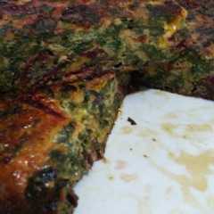 Una foto de Tortilla de hojas de remolacha (y cabitos)