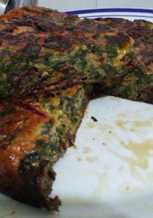Una foto de Tortilla de hojas de remolacha (y cabitos)