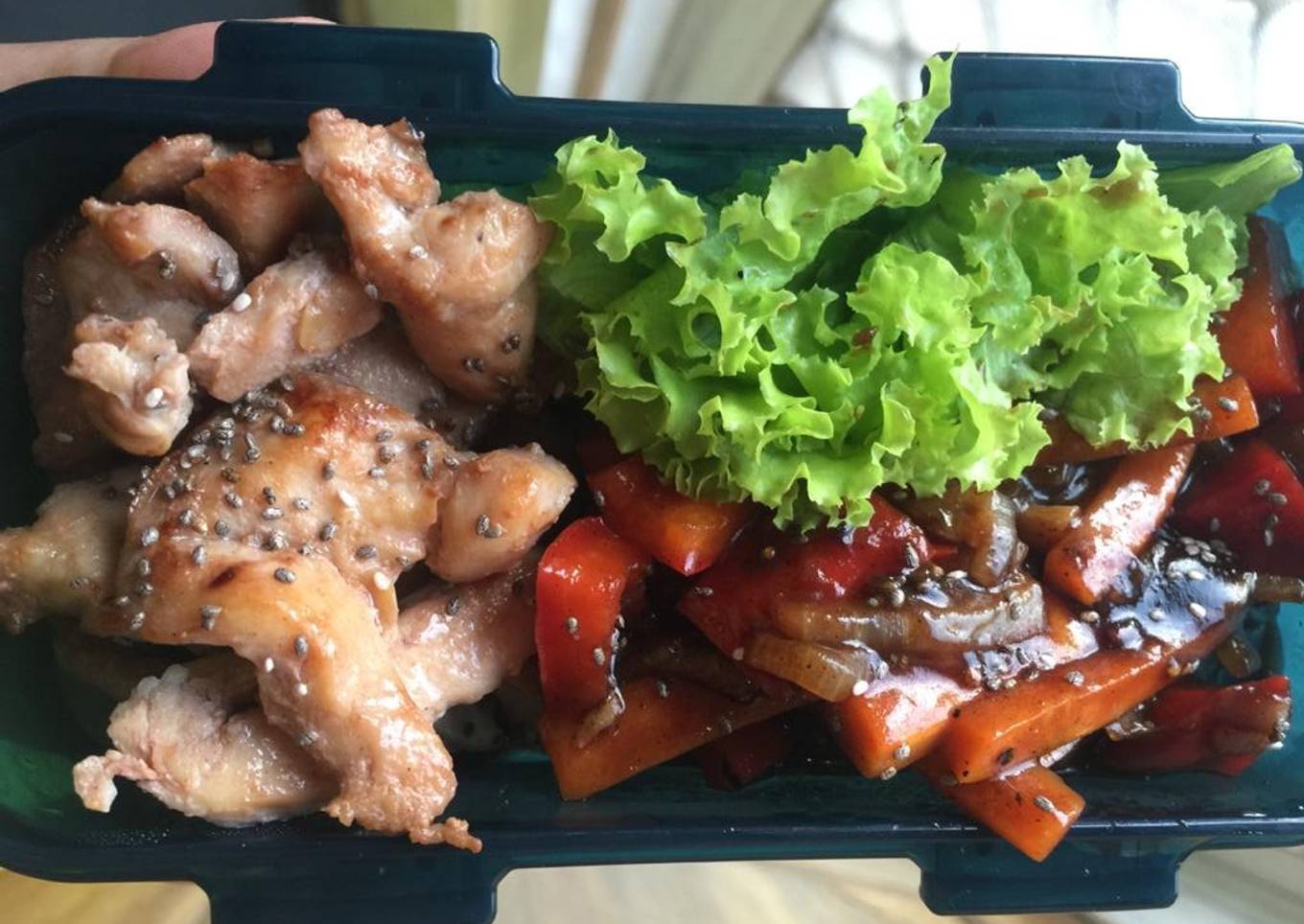 Ayam panggang dengan saus blackpepper