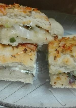 Una foto de Focaccia rellena..