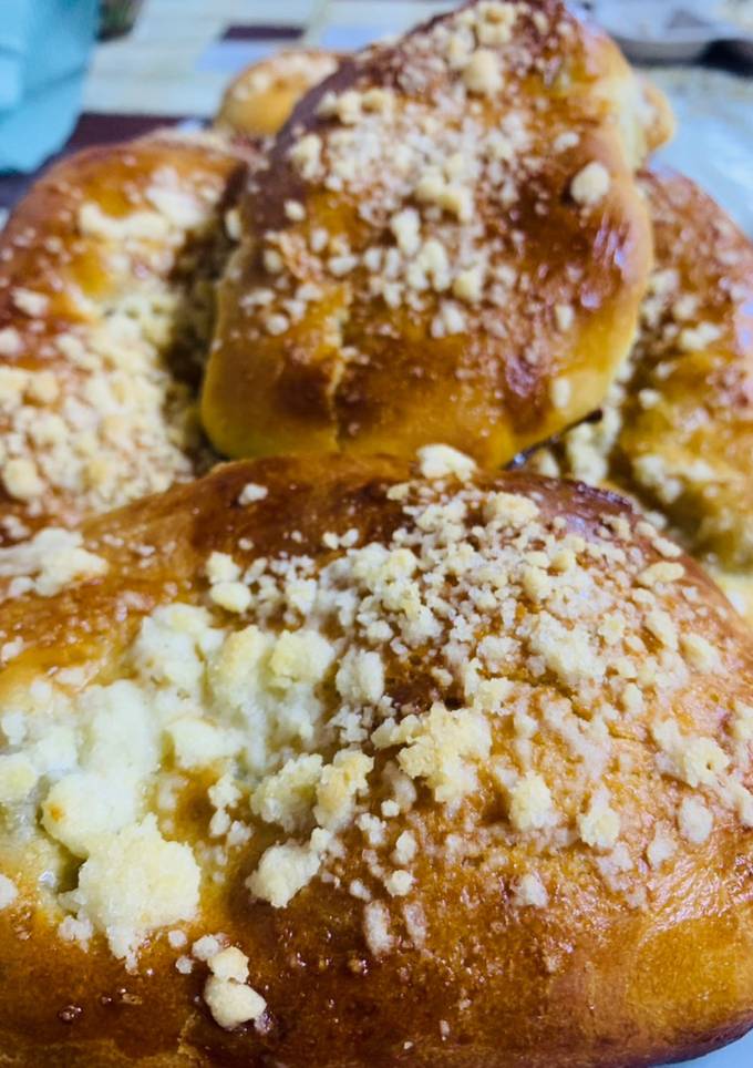 Булочки з грушею або яблуком