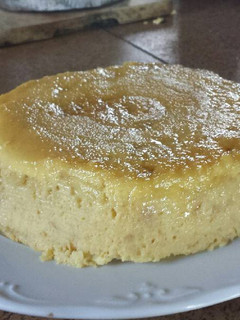 Una foto de Pudin de pan con miel y manzana