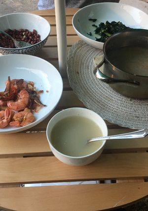 A picture of Dinner set.