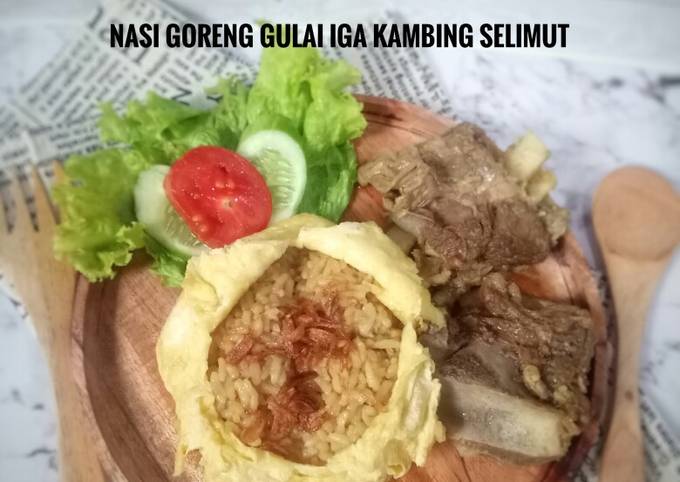 Cara bikin Nasi goreng gulai iga kambing selimut Cara bikin Nasi goreng gulai iga kambing selimut