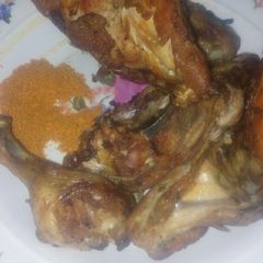 A picture of Fried chicken with yaji.