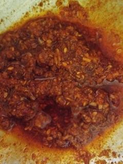 લસણ ની લાલ ચટણી (Garlic Red Chutney Recipe In Gujarati) રેસીપી મુખ્ય ફોટો