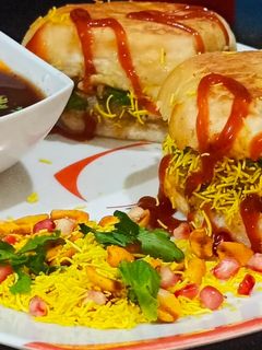 કચ્છી દાબેલી(Kutchi dabeli recipe in Gujarati) રેસીપી મુખ્ય ફોટો