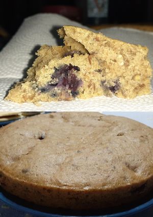 Una foto de Torta de lentejas y arándanos