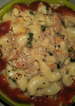 A picture of South Indian style mayonnaise macaroni.