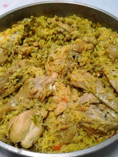 Una foto de Arroz "amarillo" con pollo