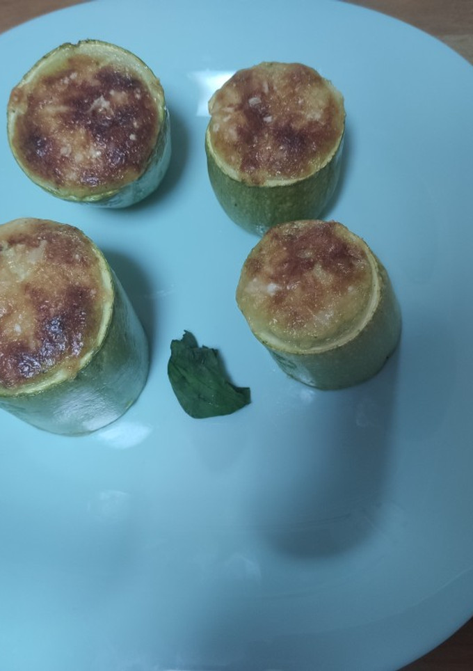 Una foto de Calabacines rellenos al pesto