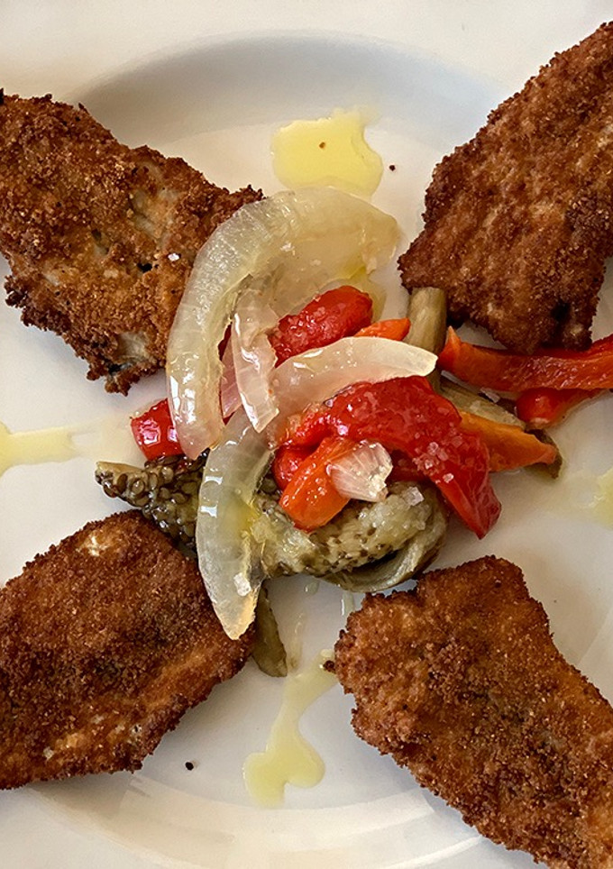 Una foto de Sardinas con escalivada