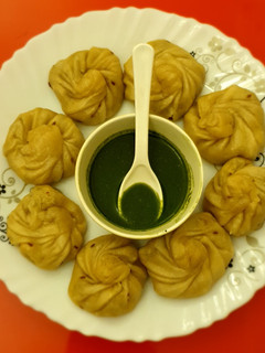 ફરાળી સ્ટીમ મોમોઝ (farari steam momos) રેસીપી મુખ્ય ફોટો