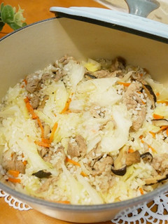一鍋到底「高麗菜飯」簡單又美味。 的食譜成品照片