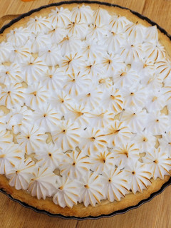 Una foto de Pie de limón/ Lemon pie 🍋
