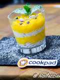 Cremoso di ricotta con gocce di cioccolato, pistacchi e purea di mango