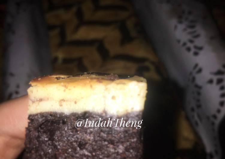 Chewy Cheese ‘n Choco Brownies