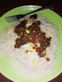 A picture of Spaghetti with Onion sauce.