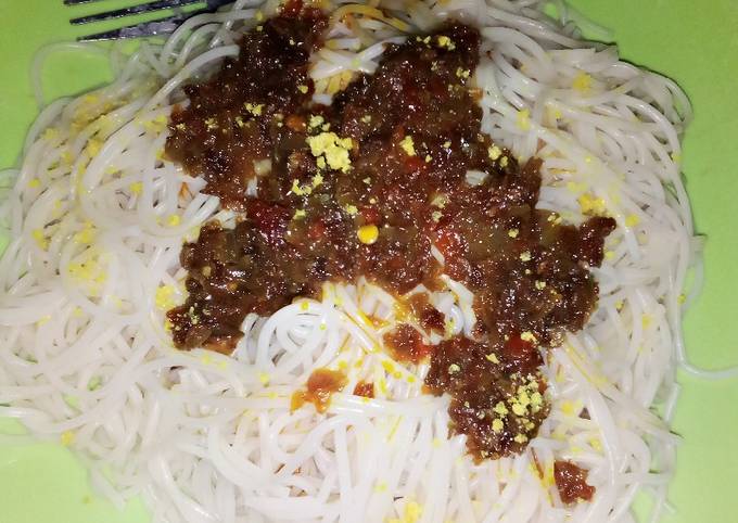 Simple Way to Prepare Speedy Spaghetti with Onion sauce