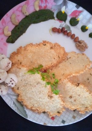 साबूदाना फाफड़ा हरी चटनी (sabudana fafda hari chutney recipe in Hindi) रेसिपी मुख्य फोटो