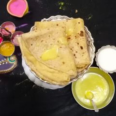 Puran poli A picture of Puran poli.