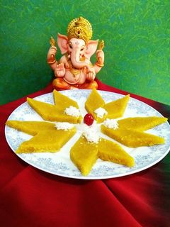 खानतोळी (barfi recipe in marathi) रेसिपी चे मुख्य फोटो