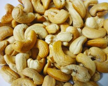 Easy Fast Cooking Roasted  salted crunchy cashew nuts Delicious