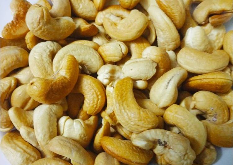 Roasted & salted crunchy cashew nuts Roasted & salted crunchy cashew nuts