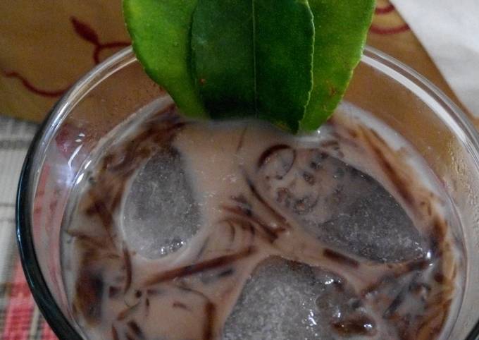 Resep Es Cincau si Hitam Manis oleh Rika - Cookpad