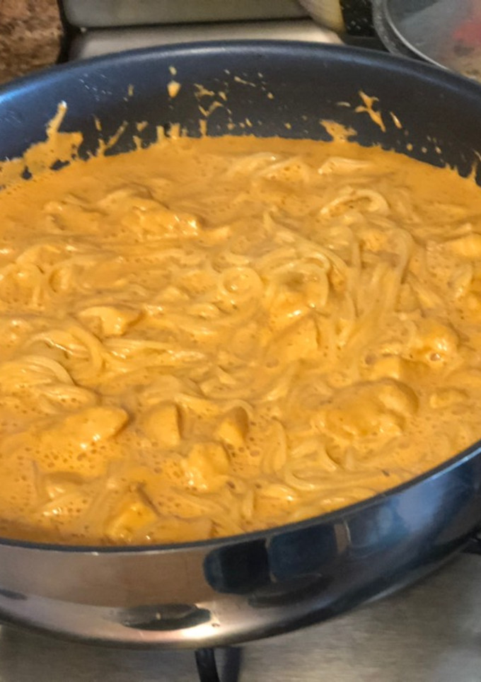 Una foto de Espagueti con pechuga en crema de chipotle
