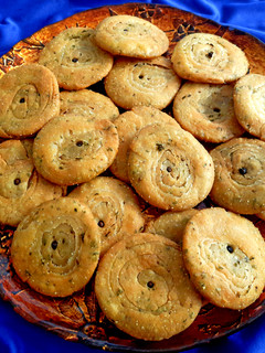 A picture of Pinwheel Methi Mathri.