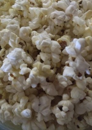 Una foto de Cocina básica: maíz inflado (pochoclo; pururu; palomitas) etc