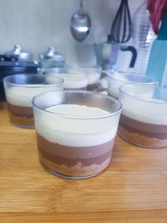 Una foto de Tarta tres chocolates