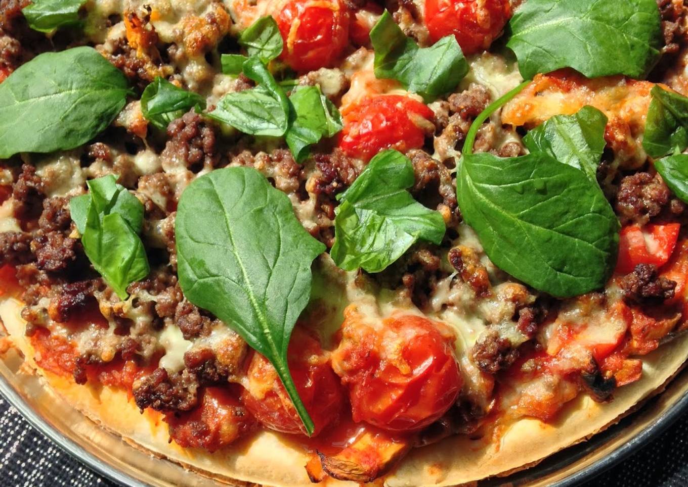 Beef, Tomato and Basil Pizza