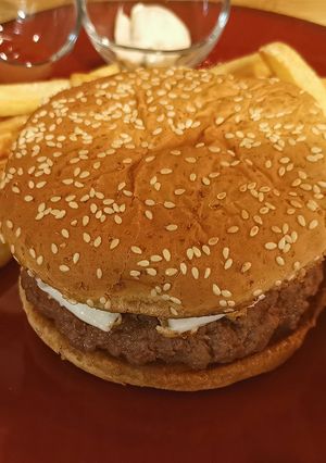 Une photo de Hamburger Echalottes - Œuf - Champignons