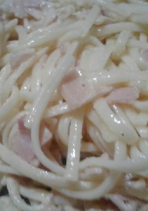 Una foto de Fideo con crema